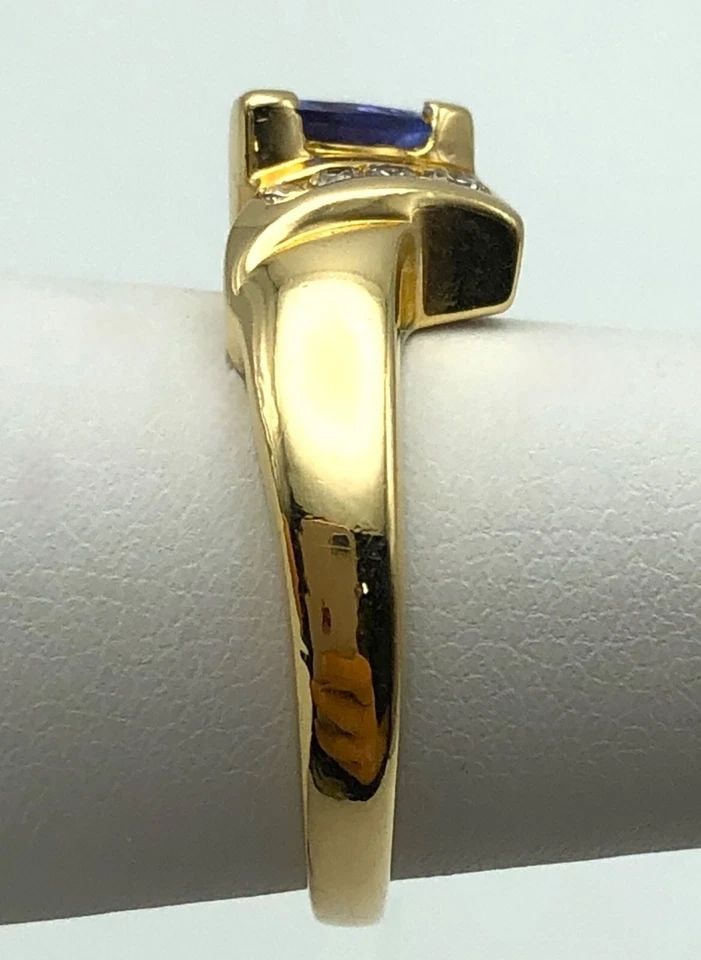 14K GOLD RING WITH 7MM TRILLION CUT TANZANITE AND 0.36CTS OF DIAMONDS SIZE: 7 (1 of 2)