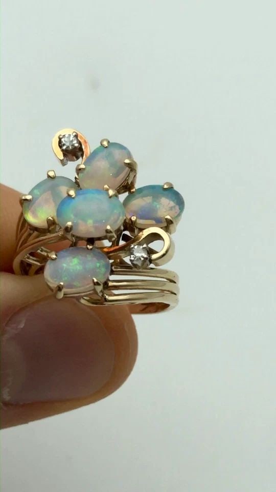 14K GOLD RING WITH NATURAL OPALS AND 0.06CTW DIAMONDS (SIZE 6) 6.8 GRAMS (1 of 2)