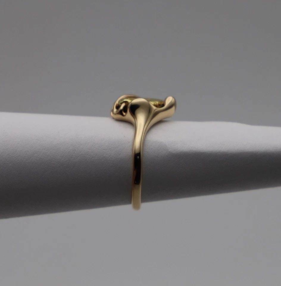 14K GOLD RING, 24K GOLD NUGGET CENTER AND 0.05CTS OF DIAMONDS ( SIZE 5.25 ) 4.2G: 14K GOLD RING WITH 24K GOLD NUGGET CENTER AND ACCENTED DIAMONDS SIZE 5.25 14k Gold ring with 24k Gold Nugget center and accented Diamonds Size 5.25 You are bidding on a 14k Gold ring with 24k Gold Nug