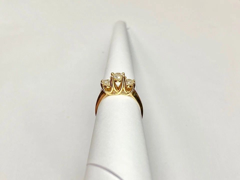 WOMEN'S 14K YELLOW GOLD 3 STONE RING WITH 1CT NATURAL DIAMONDS (SIZE 7.25) 2.9G: WOMEN'S 14K YELLOW GOLD 3 STONE RING WITH 1CT DIAMONDS (SIZE 7.25) Women's 14k Yellow Gold 3 Stone Ring with 1CT Diamonds (Size 7.25) You are bidding on a new with tags Women's 14k Yellow Gold 3 Stone