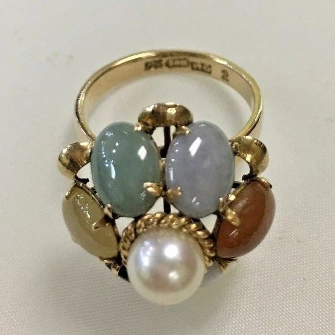14K YELLOW GOLD RING WITH PEARL AND MULTIPLE COLORED JADE (SIZE 6.75) 6.1 GRAM: 14K YELLOW GOLD RING WITH A PEARL AND GEMSTONE CLUSTER SIZE 6 3/4 14k Yellow Gold Ring with a Pearl and Gemstone Cluster size 6 3/4 You are bidding on a 14k Yellow Gold Ring with a Pearl and Gemstone 