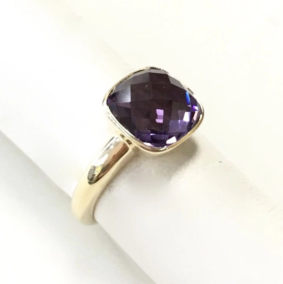 14K YELLOW GOLD RING WITH 10MM CUSHION AMETHYST (SIZE: 7) 5.5 GRAM (1 of 2)