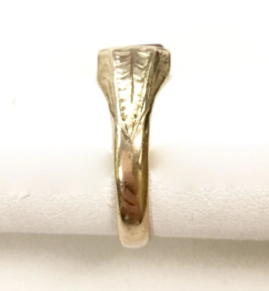 10K GOLD MASONIC RING WITH SYNTHETIC RUBY SIZE: 9.25 6.6G (1 of 2)