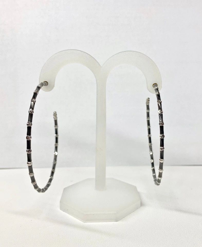 10K WHITE GOLD AND BLACK RHODIUM MOON CUT HOOP EARRINGS 6.8 GRAM: Women's 10k White Gold and Black Rhodium Moon Cut Hoop Earrings You are bidding on a pre-owned Women's 10k White Gold and Black Rhodium Moon Cut Hoop Earrings. PLEASE LOOK AT PHOTOS FOR FURTHER COSMET
