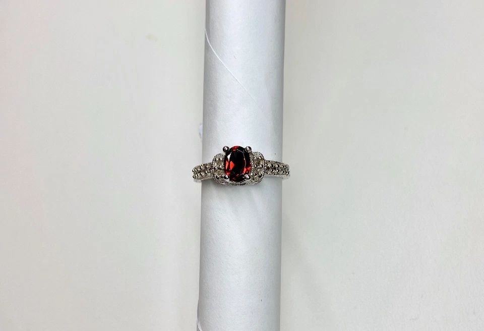 14K WHITE GOLD RING WITH 1.01CTS GARNET 0.22CTS DIAMONDS SIZE: 7 4.6G (1 of 2)