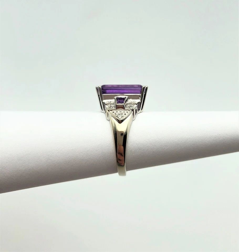 14K WHITE GOLD RING WITH AMETHYST AND 0.10CTW DIAMONDS ( SIZE: 7 ) 5G (1 of 2)