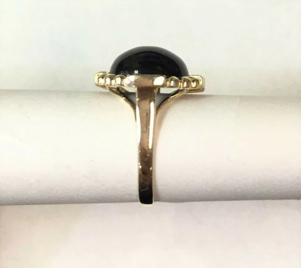 14K YELLOW GOLD RING WITH CENTER ONYX STONE AND DIAMONDS (SIZE: 5.5) 4.4 GRAMS (1 of 2)