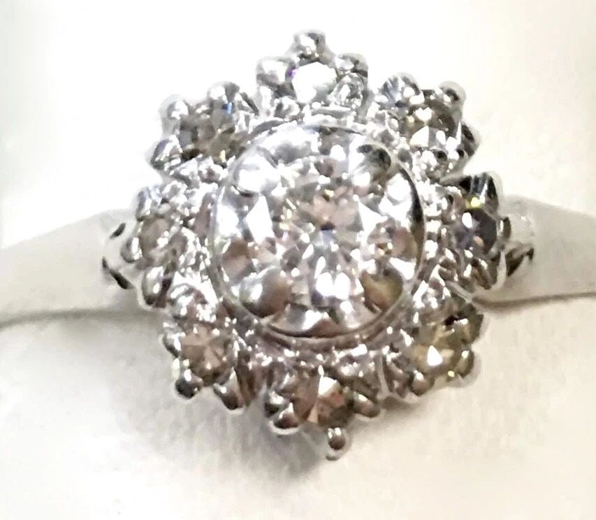 14K WHITE GOLD RING WITH 0.34CTW DIAMONDS (SIZE 8.25) 2.9 GRAM (1 of 2)