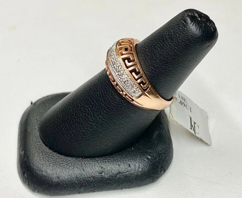 NEW 14K ROSE GOLD GREEK STYLE RING WITH 0.09CTS OF DIAMONDS (SIZE: 7) 3.8G: WOMEN'S 14K ROSE GOLD GREEK STYLE RING WITH DIAMONDS (SIZE 7) NEW 14k Rose Gold Greek Style Ring with Diamonds Size 7 You are bidding on a new with defects 14k Rose Gold Greek Style Ring with Diamonds