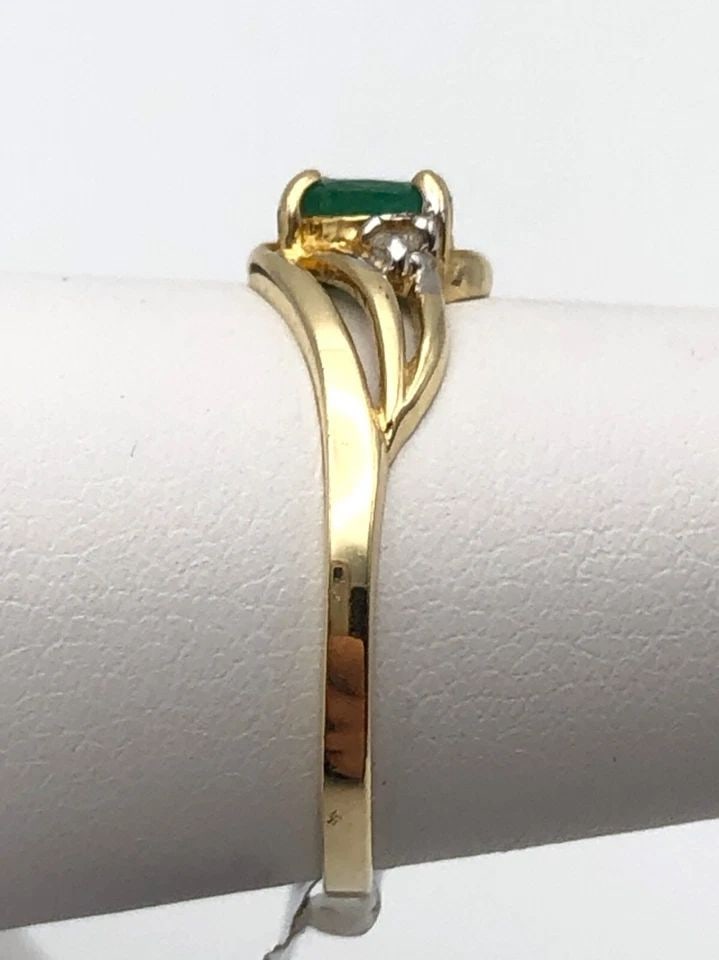 NEW 14K GOLD RING WITH NATURAL EMERALD AND 0.03CTS OF DIAMONDS (SIZE: 7) 1.7 GR (1 of 2)