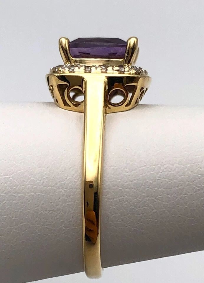 14K GOLD RING WITH CUSHION AMETHYST AND 0.25CTS OF DIAMONDS (SIZE: 7) 2.6 GRAMS (1 of 2)