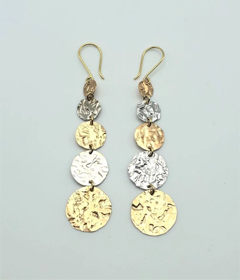 14K GOLD TWO TONED DANGLING CIRCLES EARRINGS 3.8 GRAMS: 14K GOLD TWO TONED DANGLING CIRCLES EARRINGS 14k gold Two Toned Dangling Circles Earrings You are bidding on a 14k gold Two Toned Dangling Circles Earrings. The earrings have been fully checked and in
