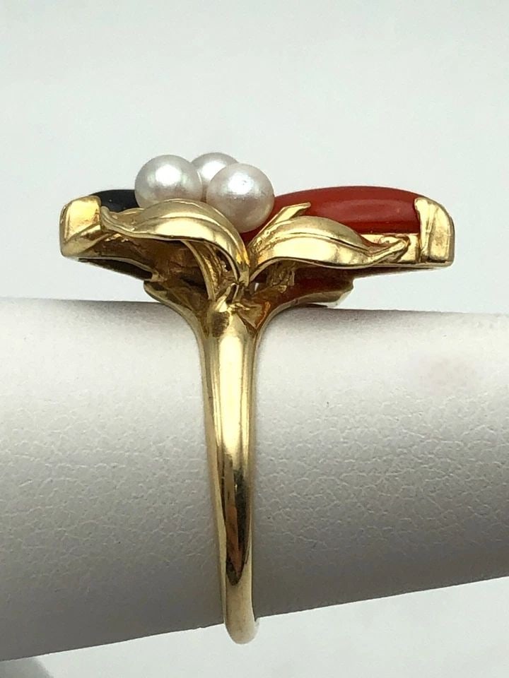 14K YELLOW GOLD PEARL, CORAL, AND ONYX COCKTAIL RING (SIZE 7) 4.4 GRAMS (1 of 2)