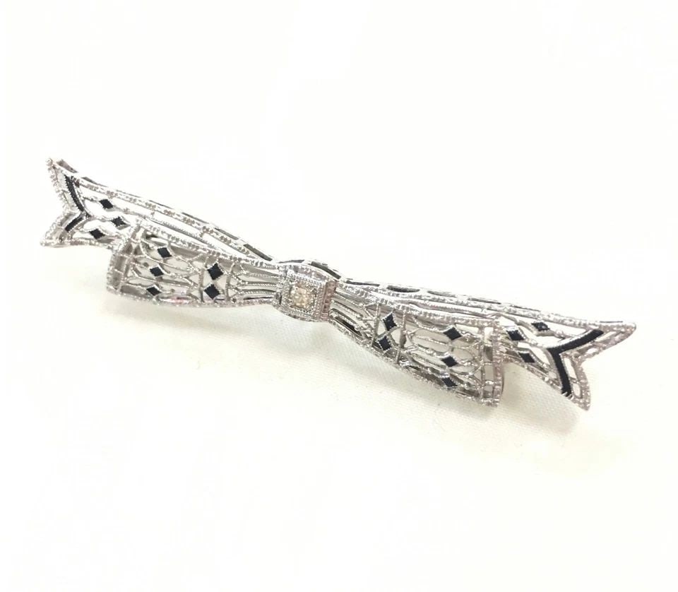 14K WHITE GOLD FILIGREE BOWTIE SHAPED BROOCH WITH SINGLE DIAMOND 3.5G (1 of 2)