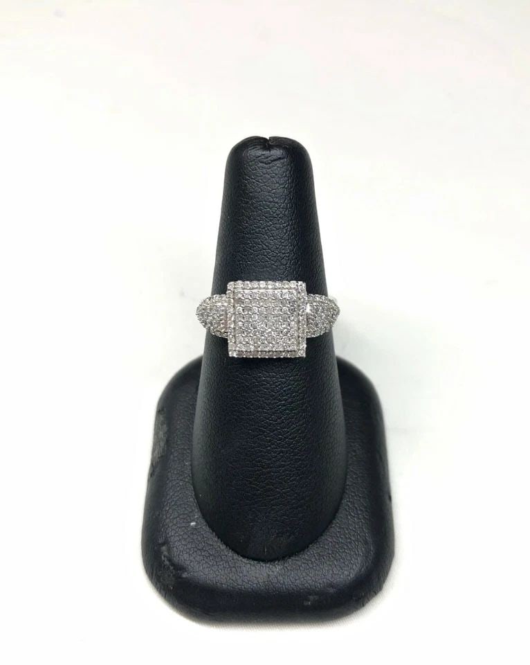NEW 10K WHITE GOLD SQUARE RING WITH 0.60CTW DIAMONDS (SIZE 6.25) 3.5 GRAM: 10K WHITE GOLD RING WITH .60CTW DIAMONDS NEW 10K White Gold Ring with .60ctw Diamonds NEW You are bidding on a new with defects 10k White Gold Ring with .60ctw Diamonds. The ring has minor scuffs and 