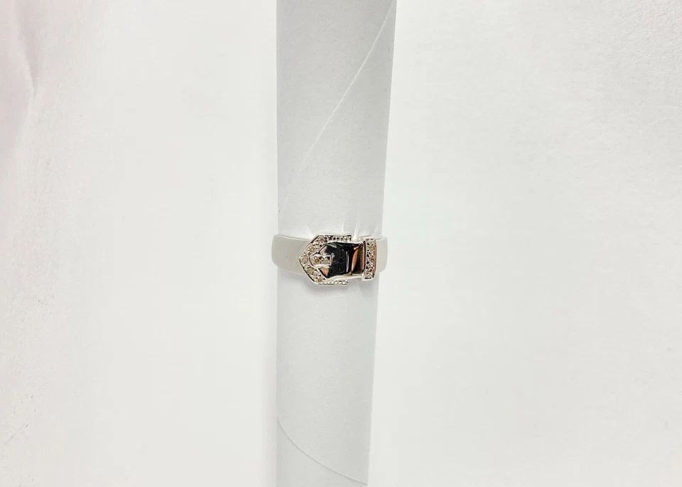 NEW WOMEN'S 14K WHITE GOLD BELT RING WITH 0.07CT DIAMONDS (SIZE 6.5) 3 GRAMS: WOMEN'S 14K WHITE GOLD RING BELT STYLE WITH 0.07CT DIAMONDS (SIZE 6.5) Women's 14k White Gold Ring Belt Style with 0.07ct Diamonds (Size 6.5) You are bidding on a new with defects Women's 14k White Go