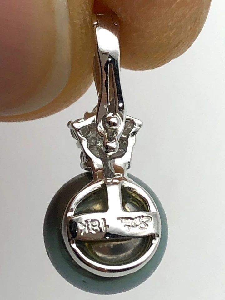 18K WHITE GOLD PENDANT WITH 0.12CTS OF DIAMONDS, 9.3MM GREY PEARL 2.4 GRAMS (1 of 2)