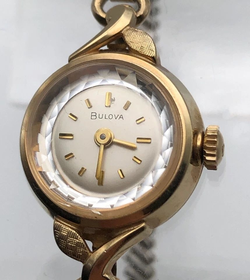VINTAGE LADIES BULOVA WATCH, 10K YELLOW GOLD CASE, 23 JEWELS MOVEMENT: VINTAGE LADIES BULOVA WATCH, 10K YELLOW GOLD CASE, 23 JEWELS MOVEMENT Vintage Ladies Bulova Watch, 10k Yellow Gold case, 23 Jewels Movement Condition: Vintage used, runs and keeps time Material: 10k Y