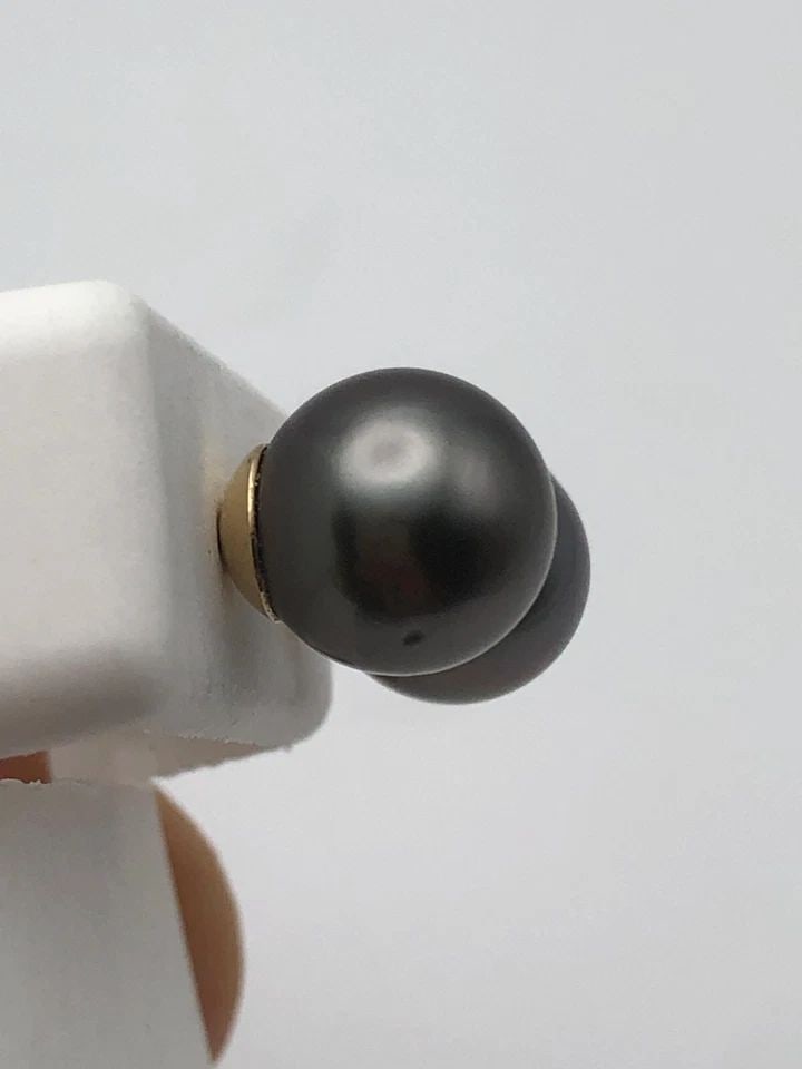 14K YELLOW GOLD 10.7MM TAHITIAN PEARL EARRINGS 4.3 GRAMS: 14K YELLOW GOLD TAHITIAN PEARL EARRINGS 4.3 GRAMS 14k Yellow Gold Tahitian Pearl Earrings Condition: Used, have been cleaned, Pearls have marks dents and scratches on them PLEASE LOOK AT PHOTOS Materi
