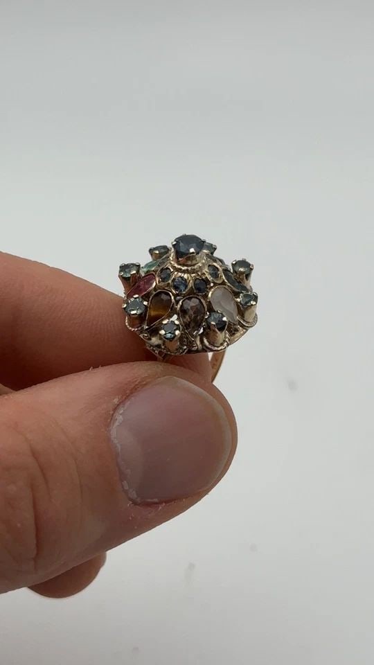 8K GOLD FILIGREE, HAREM RING WITH MULTIPLE COLORED STONES (SIZE 6 ) 4.6 GRAM: VINTAGE 8K GOLD FILIGREE STYLE HAREM RING WITH MULTIPLE COLORED STONES SIZE: 6 Vintage 8k Gold Filigree style Harem Ring with Multiple Colored Stones Condition: Used, broken spiral portion on bottom, 