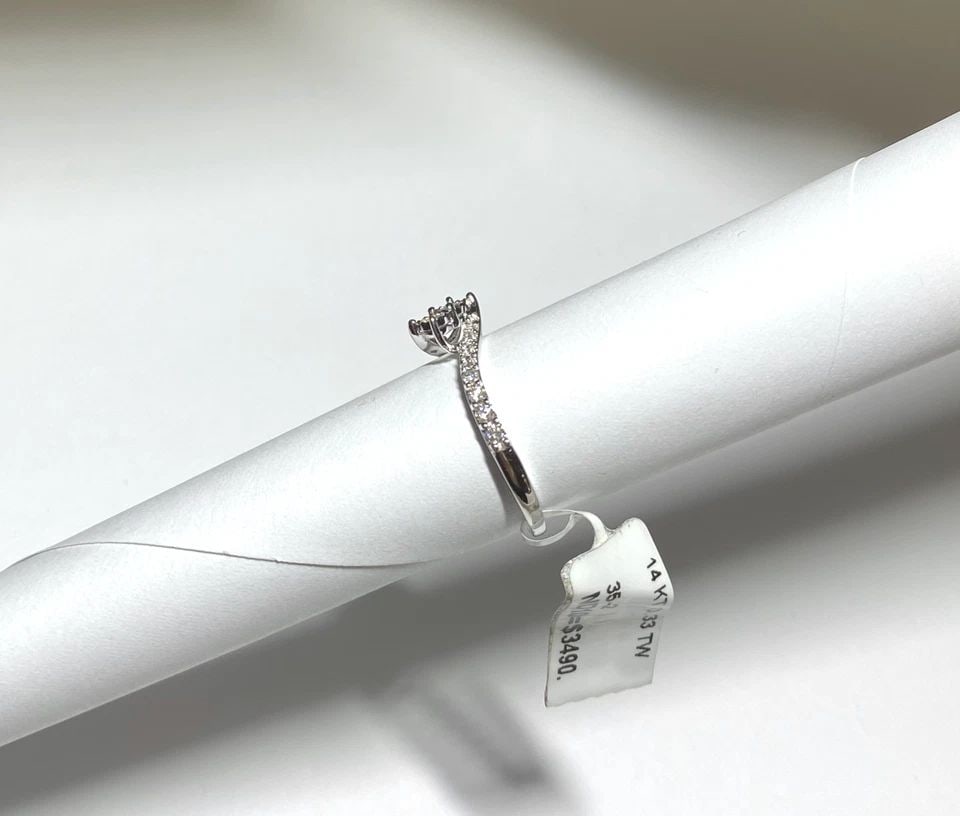 NEW 14K WHITE GOLD RING WITH 0.33CTW DIAMONDS (SIZE 7.25) 2.2 GRAM: WOMEN'S 14K WHITE GOLD 2 STONE RING WITH 0.33CT DIAMONDS (SIZE 7.25) Women's 14k White Gold 2 Stone Ring with 0.33CT Diamonds (Size 7.25) You are bidding on a new with tags Women's 14k White Gold 2 St