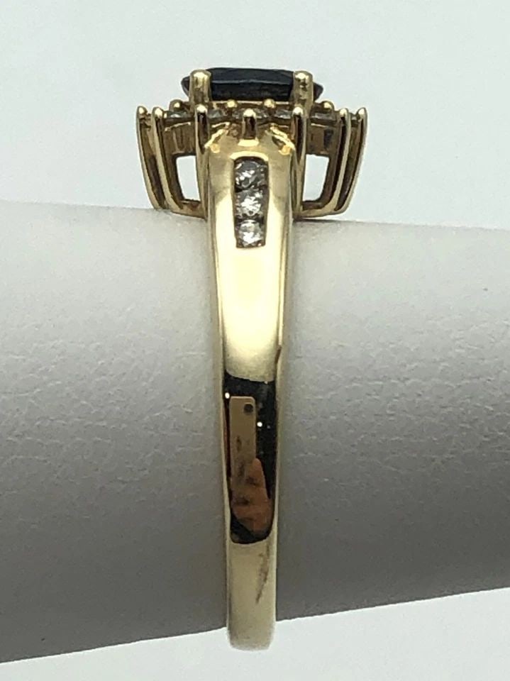 10K GOLD RING WITH NATURAL SAPPHIRE AND 0.60CTW DIAMONDS (SIZE 7) 2.6 GRAM (1 of 2)