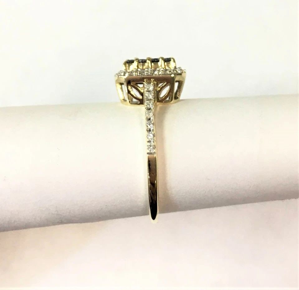 10K GOLD SQUARE RING WITH 0.50CTW BLACK & WHITE DIAMONDS (SIZE 5.25) 2 GRAM: 10K YELLOW GOLD SQUARE HEAD RING WITH BLACK AND WHITE DIAMONDS (SIZE: 5.25) 10k Yellow Gold Square Head Ring with Black and White Diamonds You are bidding on a 10k Yellow Gold Square Head Ring with Bl