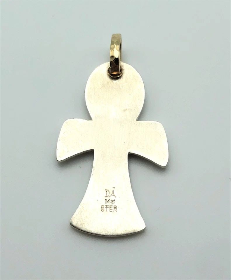 STERLING SILVER ANKH CROSS PEDANT WITH 14K GOLD OVERLAID ANKH ON TOP 8.4G: STERLING SILVER ANKH CROSS PEDANT WITH 14K GOLD OVERLAID ANKH ON TOP Sterling Silver Ankh Cross Pedant with 14k Gold overlaid Ankh on top You are bidding on a Sterling Silver Ankh Cross Pedant with 14