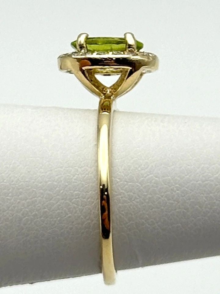 14K YELLOW GOLD RING WITH PERIDOT AND 0.17CTW DIAMONDS (SIZE 4.75) 2.3 GRAMS (1 of 2)