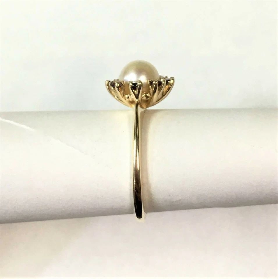 14K GOLD RING WITH CENTER 6.5MM PEARL AND 0.40CTW GARNETS (SIZE 5.75) 3.2 GRAM (1 of 2)