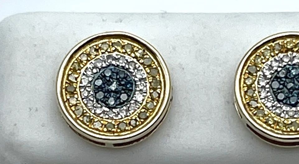 NEW 10K GOLD, 0.36CTW BLUE/YELLOW/WHITE DIAMONDS, CIRCLE EARRINGS 1.6G: ROUND 10K YELLOW GOLD, THREE COLOR DIAMOND SCREW BACK EARRINGS Round 10k Yellow Gold, Three Color Diamond Screw Back Earrings You are bidding on a Round 10k Yellow Gold, Three Color Diamond Screw Back