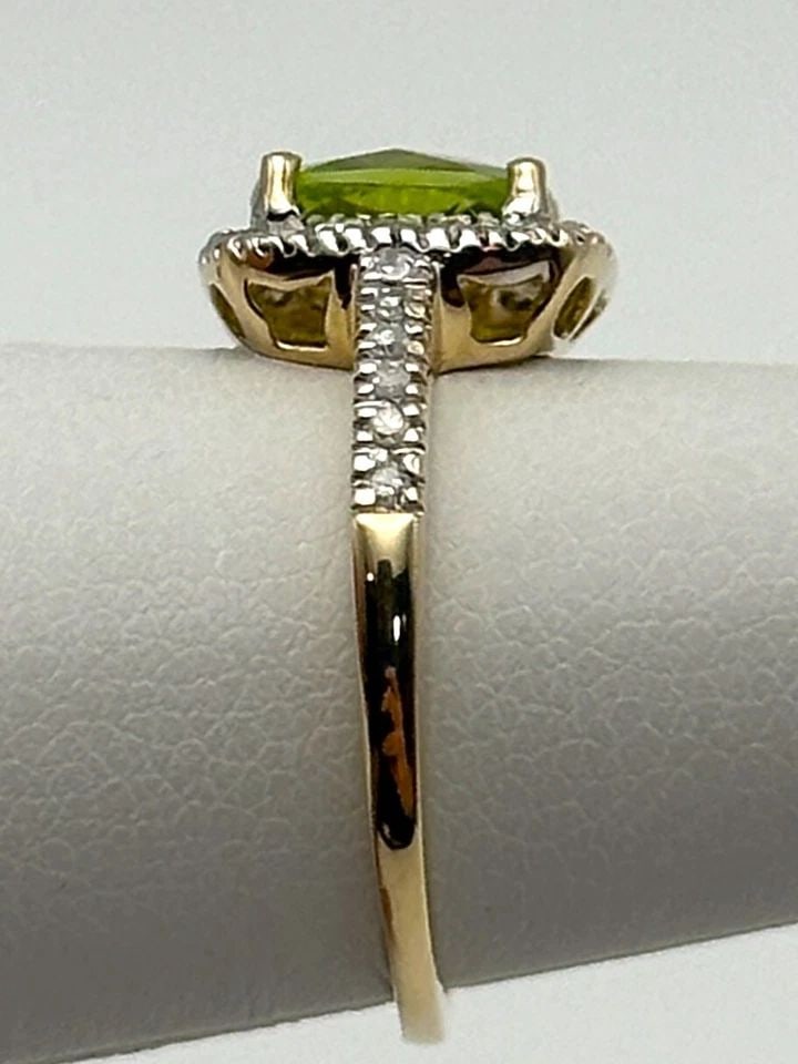 10K GOLD RING SET WITH PERIDOT AND 0.10CTW DIAMONDS (SIZE 3.75) 2.1 GRAM (1 of 2)