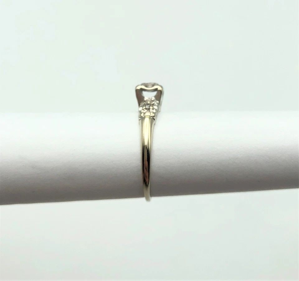 VINTAGE 14K WHITE GOLD MATCHED PERFECTION RING, 0.16CTW DIAMONDS (SIZE 5.5) 1.7G: VINTAGE 14K WHITE GOLD MATCHED PERFECTION RING WITH 0.16CTS DIAMONDS SIZE 5.5 Vintage 14k White Gold Matched Perfection Ring with Diamonds You are bidding on a Vintage 14k White Gold Matched Perfectio