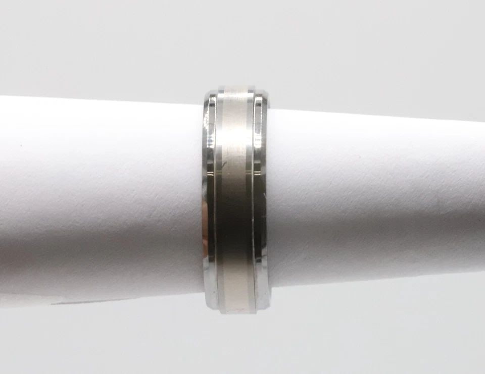 ARTCARVED TUNGSTEN CARBIDE AND 18K WHITE GOLD MEN'S BAND (SIZE 10.75) 7MM: ARTCARVED TUNGSTEN CARBIDE AND 18K WHITE GOLD MEN'S BAND (SIZE: 10.75) ARTCARVED Tungsten and 18k White Gold Men's Band You are bidding on a ARTCARVED Tungsten and 18k White Gold Men's Band. The ring 