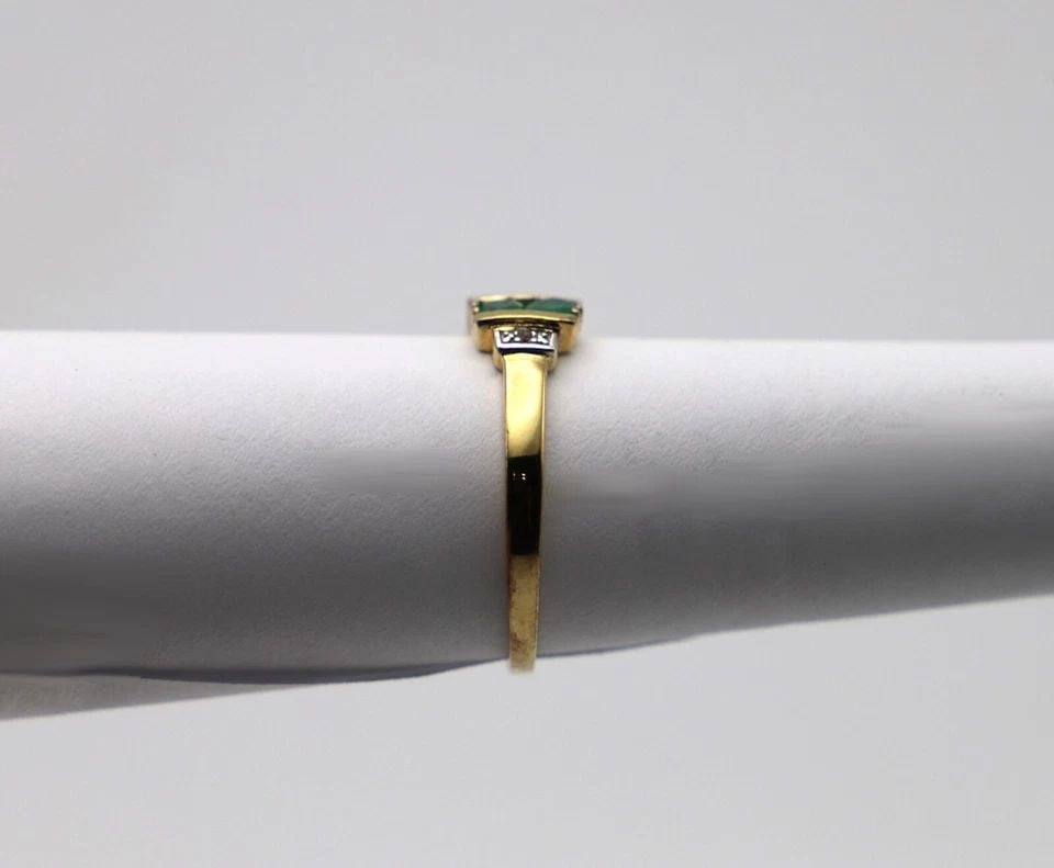 STAUER SILVER GOLD PLATED RING WITH NATURAL EMERALDS AND DIAMONDS (SIZE 10): STAUER SILVER GOLD PLATED RING WITH ALL NATURAL EMERALDS AND DIAMONDS SIZE: 10 Stauer Silver Gold Plated Ring with all natural Emeralds and Diamonds You are bidding on a Stauer Silver Gold Plated Ring