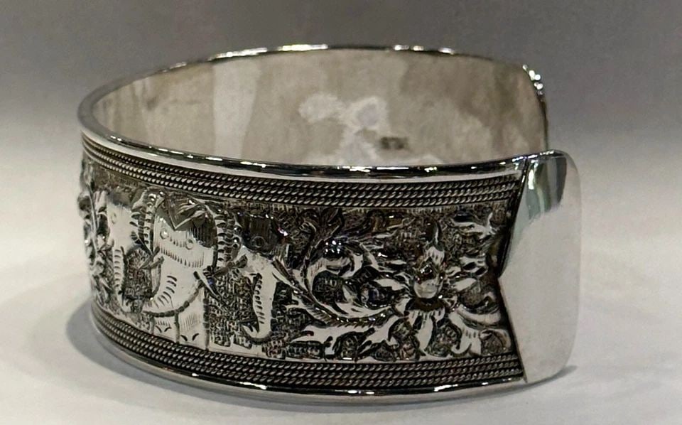 925 STERLING SILVER CUFF BRACELET, ELEPHANTS DESIGN ACROSS (7 INCH) 48.8 GRAMS (1 of 2)