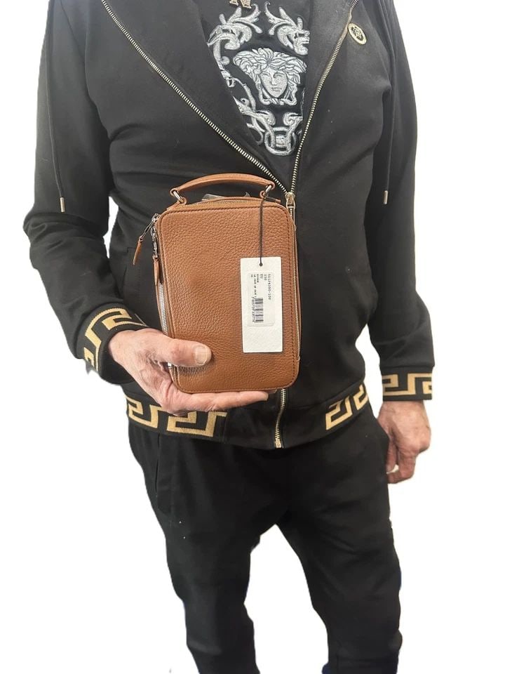 SONIA RYKIEL PAVÉ BROWN LEATHER HANDBAG WITH CROSSBODY STRAP ( NEW WITH TAG ): Sonia Rykiel Pavé Brown Leather Handbag with crossbody strap Condition: NEW with out box, has with tags and dust cover. PLEASE LOOK AT PHOTOS FOR FURTHER COSMETIC DETAILS Material: Brown Leather oute