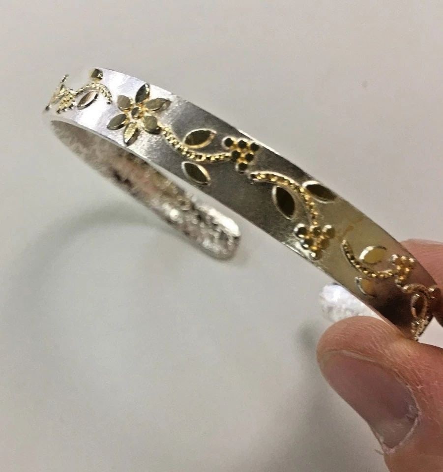 PURE 999 SILVER WITH GOLD FLORAL STYLE GRAPE VINE OUTSIDE OF CUFF 29.2 GRAM (1 of 2)