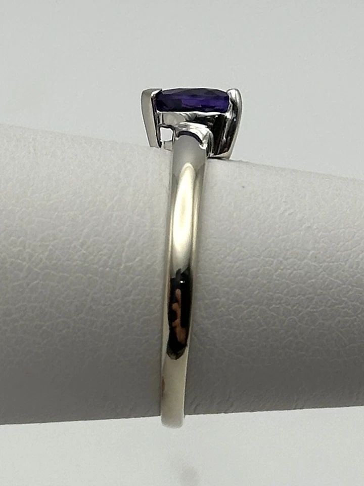 14K WHITE GOLD RING WITH HEART CUT AMETHYST (SIZE 6.75) 1.5 GRAM (1 of 2)