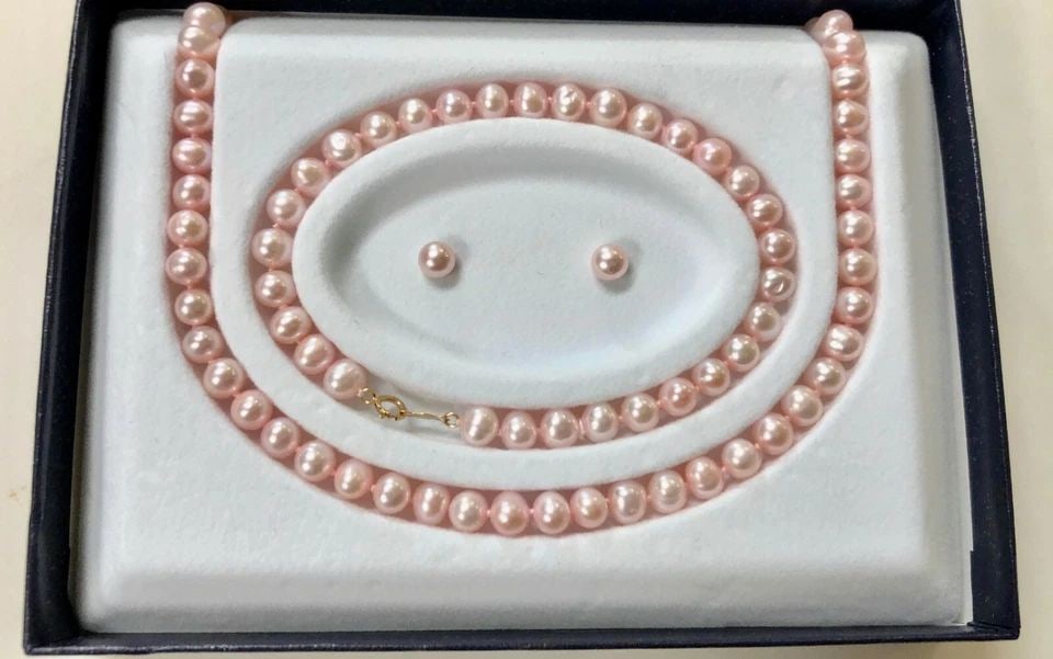 GENUINE FRESHWATER CULTURED PEARLS NECKLACE, BRACELET, EARRING SET 10K GOLD: GENUINE FRESHWATER CULTURED PEARLS NECKLACE, BRACELET, EARRING SET 10K GOLD Genuine Freshwater Cultured Pearls necklace, bracelet, earring set 10k gold You are bidding on a pre-owned Genuine Freshwate