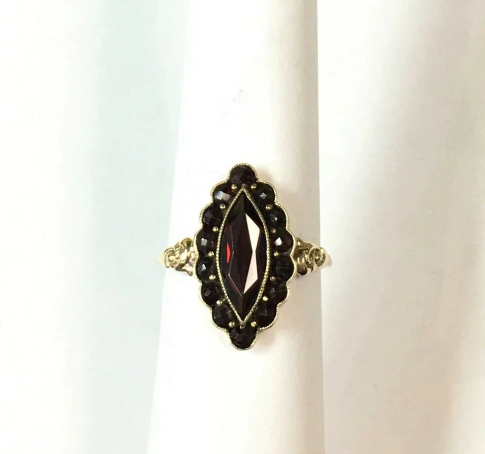 8K YELLOW GOLD MARQUISE SHAPE RING WITH GARNETS (SIZE 6.5) 2.4 GRAM (1 of 2)
