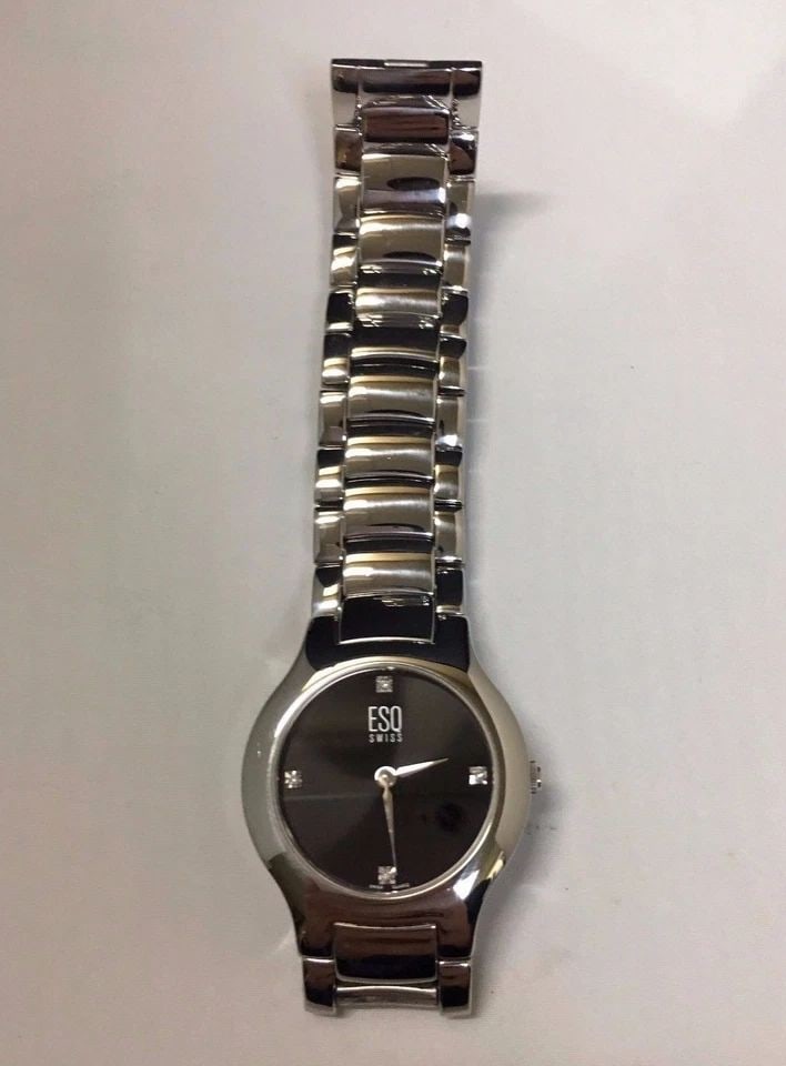 MOVADO ESQ E5230 STAINLESS STEEL WATCH: MOVADO ESQ E5230 STAINLESS STEEL WATCH Movado ESQ e5230 stainless steel watch You are bidding on a new Movado ESQ e5230 stainless steel watch. The watch is in excellent working condition. There are fe