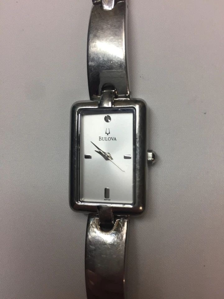 BULOVA STAINLESS STEEL 1 DIAMOND DIAL WOMEN'S WATCH 96P132 (1 of 2)