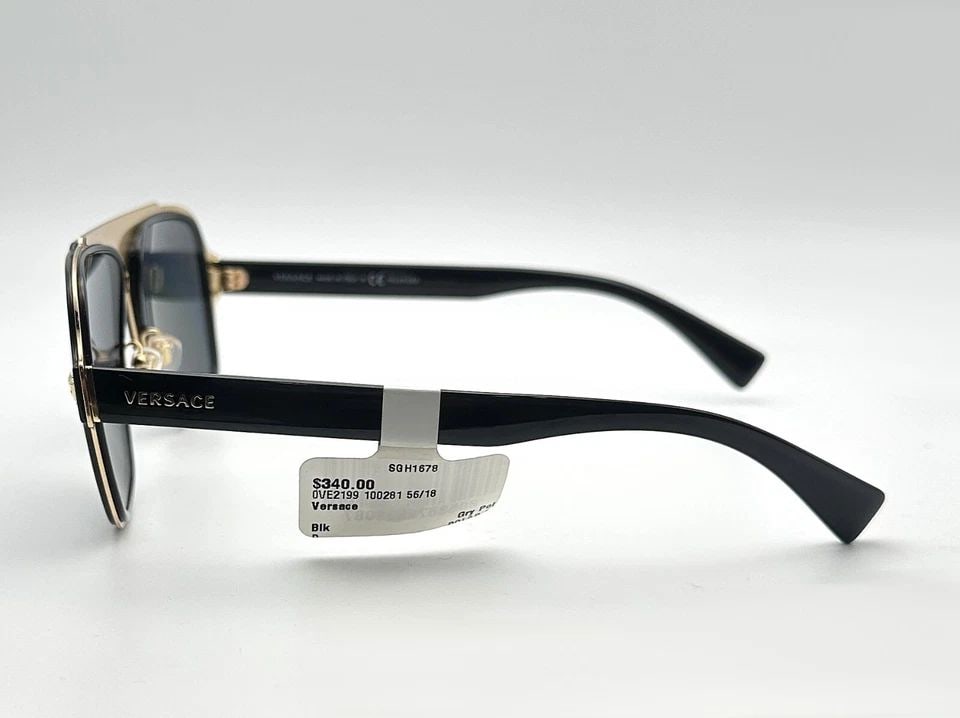 VERSACE MAN SUNGLASSES BLACK FRAME, DARK GREY LENSES, 56MM DISPLAY MODEL (1 of 2)