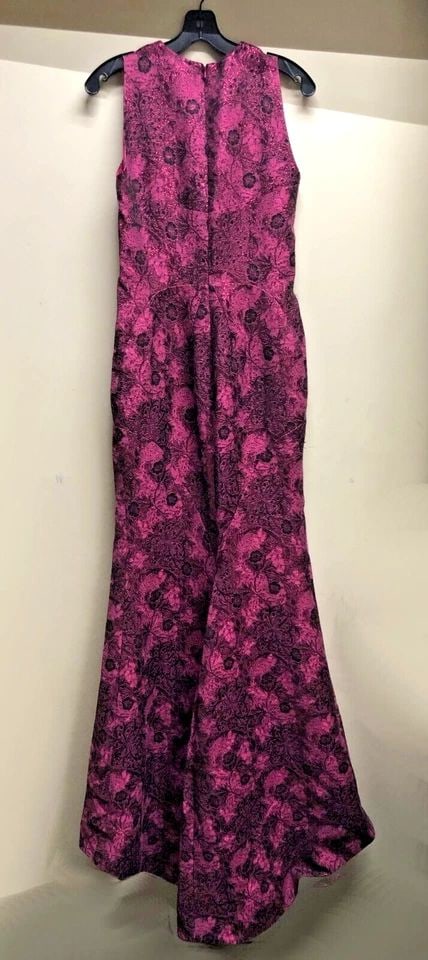 ZAC POSEN LONG DRESS, FLORAL, LUREX FUCHSIA, RICH MAROON SPARKLING SIZE: 6: ZAC POSEN LONG DRESS, FLORAL, LUREX FUCHSIA, RICH MAROON SPARKLING SIZE: 6 ZAC POSEN Long Dress, Floral, Lurex Fuchsia, Rich Maroon Sparkling Condition: Brand New with Tags, No Box, Stored Back of Inv