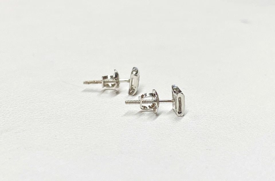 10K WHITE GOLD KITE EARRINGS WITH 0.04CTW NATURAL DIAMONDS 0.6 GRAM (1 of 2)
