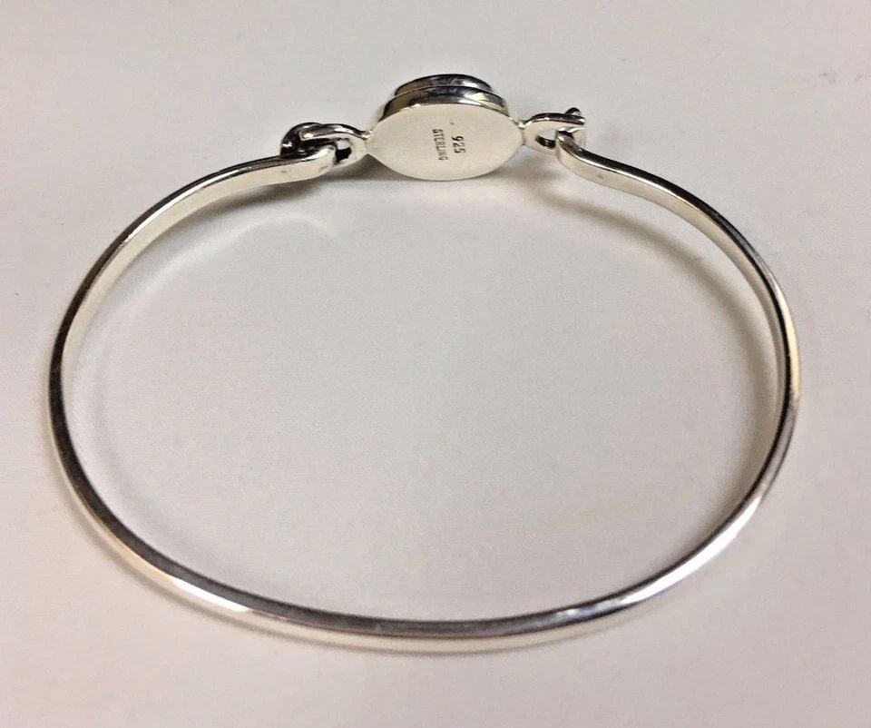 VINTAGE BRACELET STERLING SILVER WITH MALACHITE ( 7.5 INCH ) 15.9 GRAMS: VINTAGE BRACELET STERLING SILVER WITH MALACHITE Vintage bracelet sterling silver with Malachite You are bidding on a pre-owned Vintage bracelet sterling silver with malachite. The bracelet is in polis