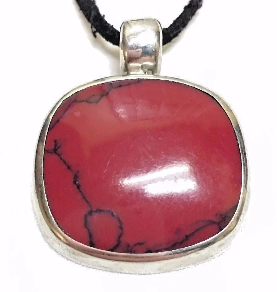VINTAGE STERLING SILVER NECKLACE WITH RED GEM STONE PENDENT ( 20 INCH ) 19.8G: VINTAGE STERLING SILVER NECKLACE WITH RED GEM STONE PENDENT Vintage Sterling Silver necklace with Red Gem Stone Pendant You are bidding on a pre-owned Vintage Sterling Silver necklace with Red Gem Sto