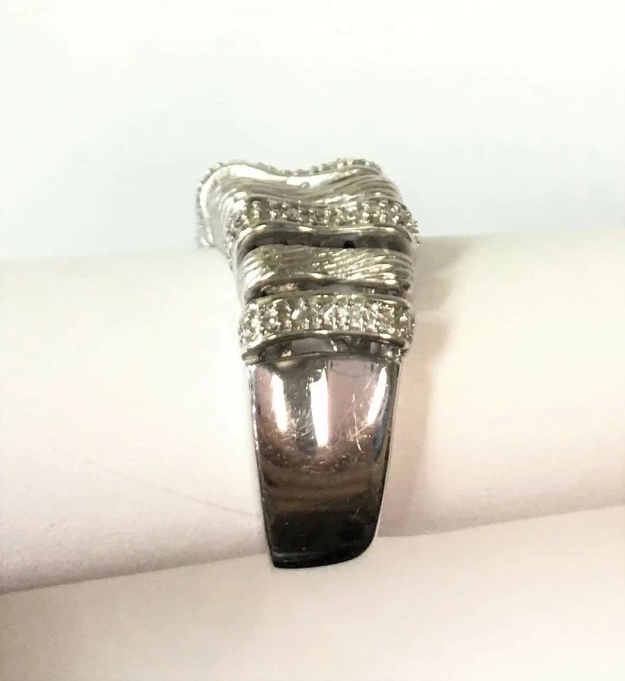 SILVER AND DIAMOND BAND WITH BARK/HIGH POLISH FINISH (SIZE 7) 7.8 GRAMS: SILVER AND DIAMOND BAND WITH BARK/HIGH POLISH FINISH (SIZE: 7) Silver and Diamond band with bark/high polish finish (Size: 7) You are bidding on a pre-owned Silver and Diamond band with bark/high poli