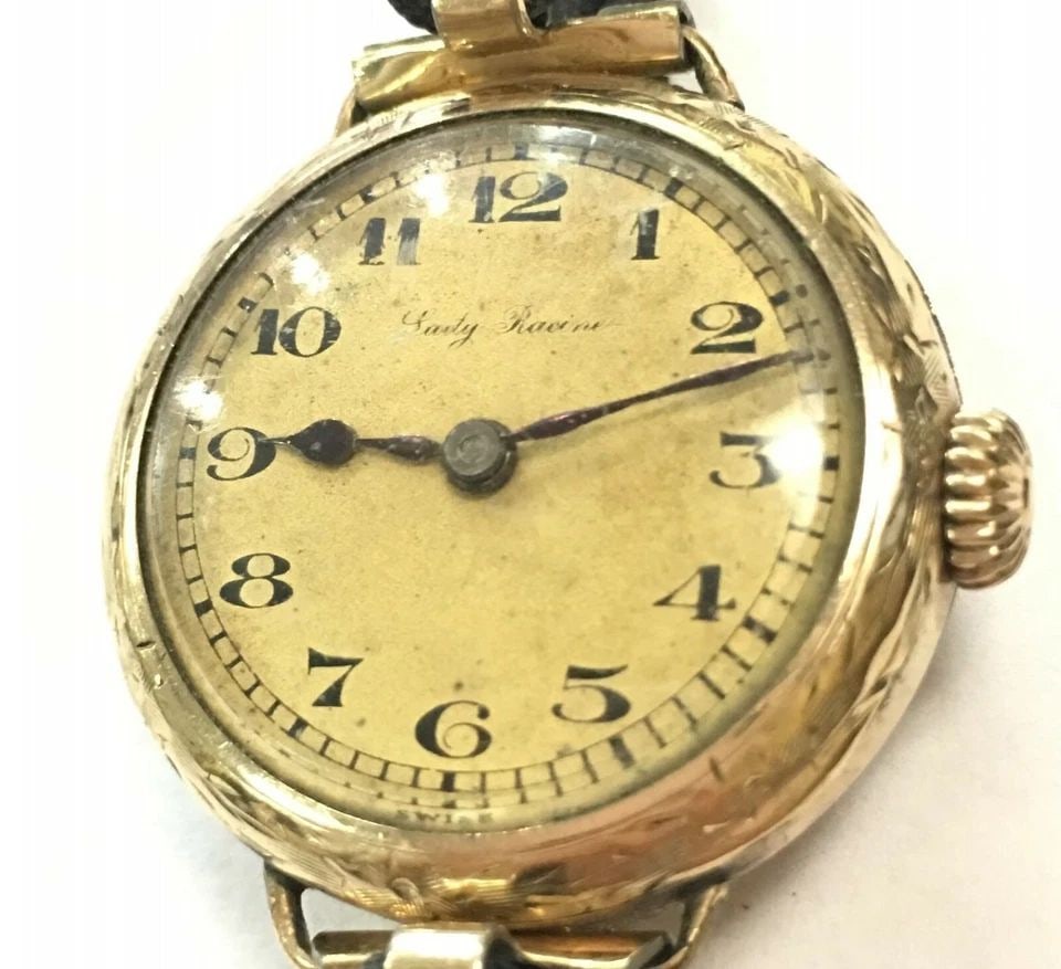 VINTAGE WOMAN'S RACINE WRIST WATCH 15 JEWELS 23MM: VINTAGE WOMAN'S RACINE WRIST WATCH 15 JEWELS Vintage Woman's Racine Wrist Watch 15 jewels You are bidding on a pre-owned Vintage Woman's Racine Wrist Watch. The watch has wear all over from time and b